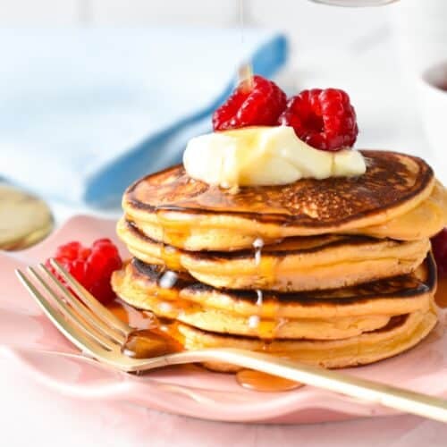 3-Ingredient Protein Pancakes (47g Protein, Low Calories)