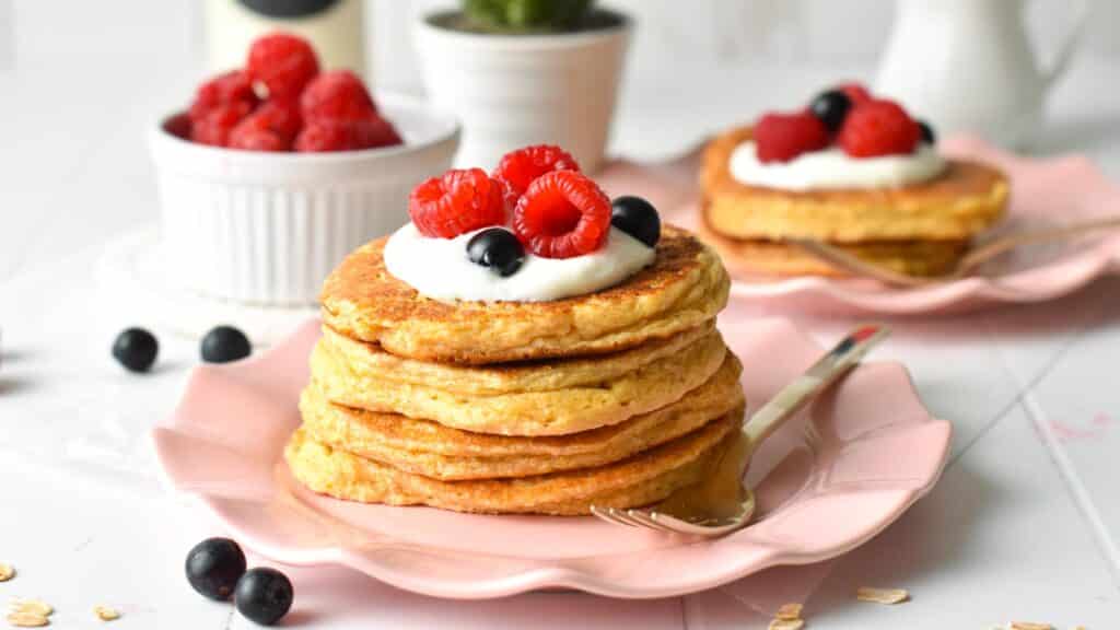 These Cottage Cheese Protein Pancakes are delicious healthy protein pancakes packed with 33g of protein per breakfast.