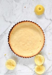 Coconut flour pie crust - an easy 4 ingredients low carb, keto and paleo shrotbread crust perfect for pumpkin pie or quiche.