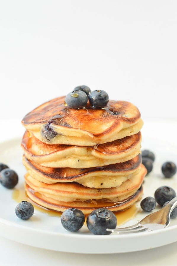 KETO BLUEBERRY PANCAKES with Cream Cheese 2.4 g net carbs, fluffy, easy 6 ingredients #ketopancakes #keto #pancakes #lowcarbpancakes #lowcarb #creamcheese #almondflour #easy #blender #healthy # fluffy #glutenfree #best #almond #ketones #ketorecipes #lowcarbrecipes #breakfast