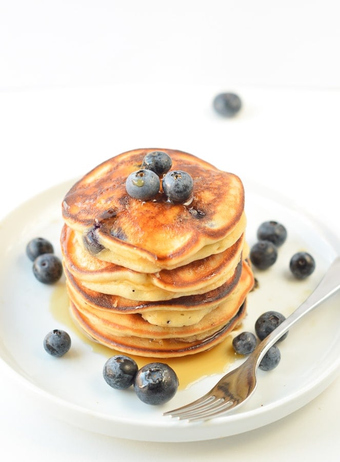 KETO BLUEBERRY PANCAKES with Cream Cheese 2.4 g net carbs, fluffy, easy 6 ingredients #ketopancakes #keto #pancakes #lowcarbpancakes #lowcarb #creamcheese #almondflour #easy #blender #healthy # fluffy #glutenfree #best #almond #ketones #ketorecipes #lowcarbrecipes #breakfast 