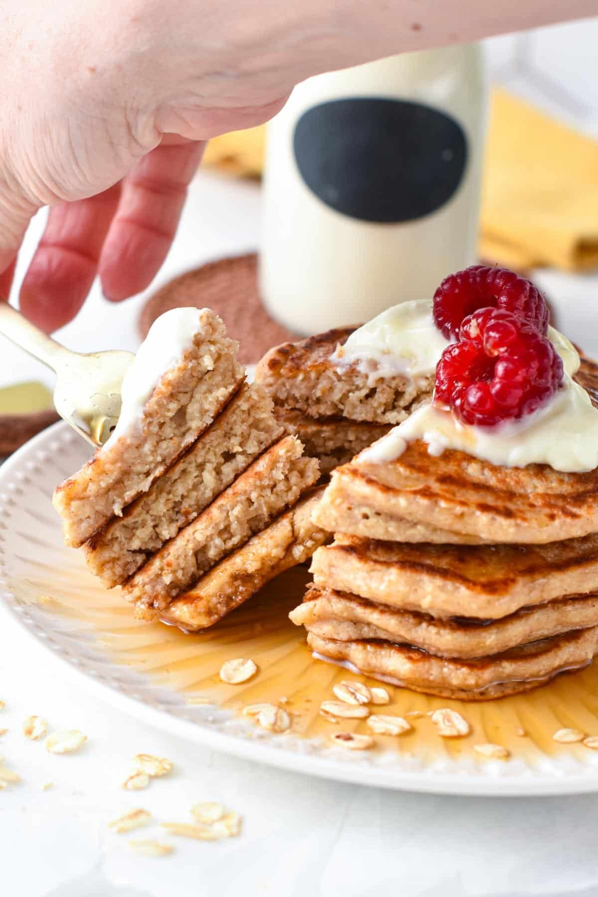 These Greek Yogurt Pancakes are easy, healthy oatmeal yogurt pancakes packed with a bunch of 30 grams of proteins per serves to keep you full for hours.