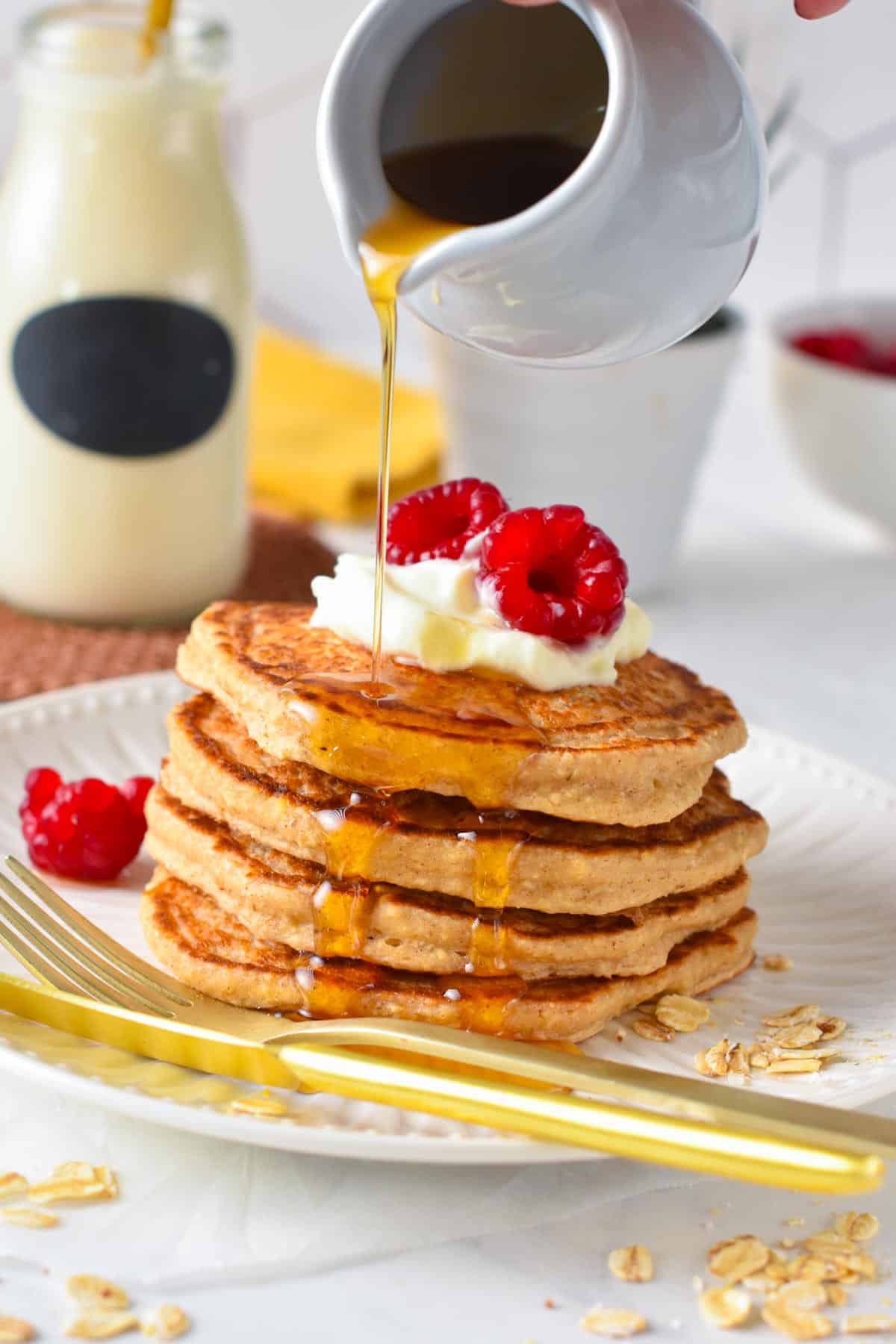 These Greek Yogurt Pancakes are easy, healthy oatmeal yogurt pancakes packed with a bunch of 30 grams of proteins per serves to keep you full for hours.These Greek Yogurt Pancakes are easy, healthy oatmeal yogurt pancakes packed with a bunch of 30 grams of proteins per serves to keep you full for hours.