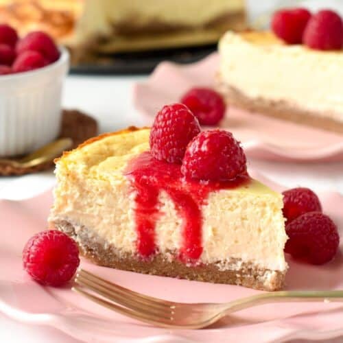 This healthy cheesecake recipe is the easiest healthy dessert for cheesecake lovers. Packed with 12 grams of proteins, no sugar, and gluten-free this dessert will make all your family and friends ask for more.