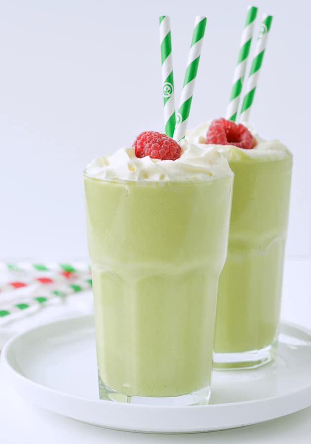 KETO SHAMROCK SHAKE Healthy Vegan Dairy free #shamrockshakerecipe #healthy #vegan #keto #dairyfree #easy #diy #ketoshake #avocadoshake #avocadosmoothie #avocadospinachsmoothie#ketosmoothie #lowcarb #sugarfree #vegansmoothie #stpatrickrecipes #greenrecipes