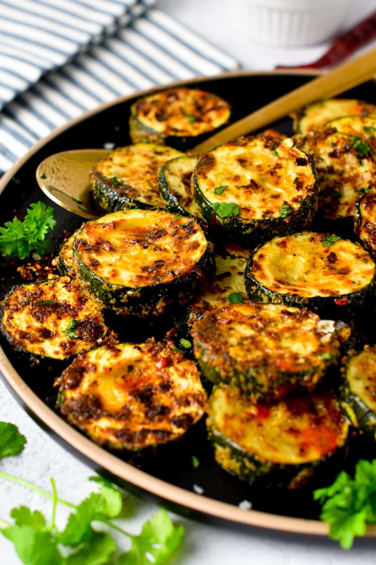 These Roasted Zucchini recipe is the most easy side dish recipe ever packed with summer flavors. Plus, it's low-carb, vegan and gluten-free so all the family can enjoy it.