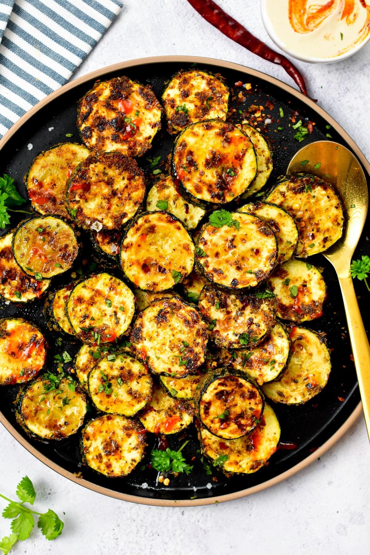 These Roasted Zucchini recipe is the most easy side dish recipe ever packed with summer flavors. Plus, it's low-carb, vegan and gluten-free so all the family can enjoy it.