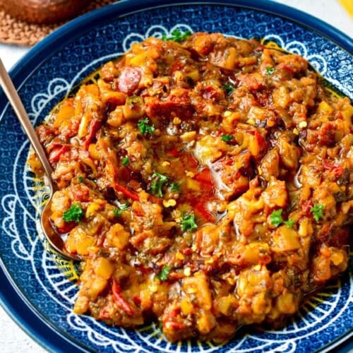 This one-pan Zaalouk recipe is the most easy flavorsome Moroccan eggplant cold dip for bread or side to Moroccan dish. Plus, this recipe is also suitable for anyone as it's naturally low-carb, gluten-free and vegan approved.