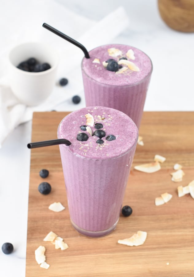 healthy blueberry smoothiehealthy blueberry smoothie