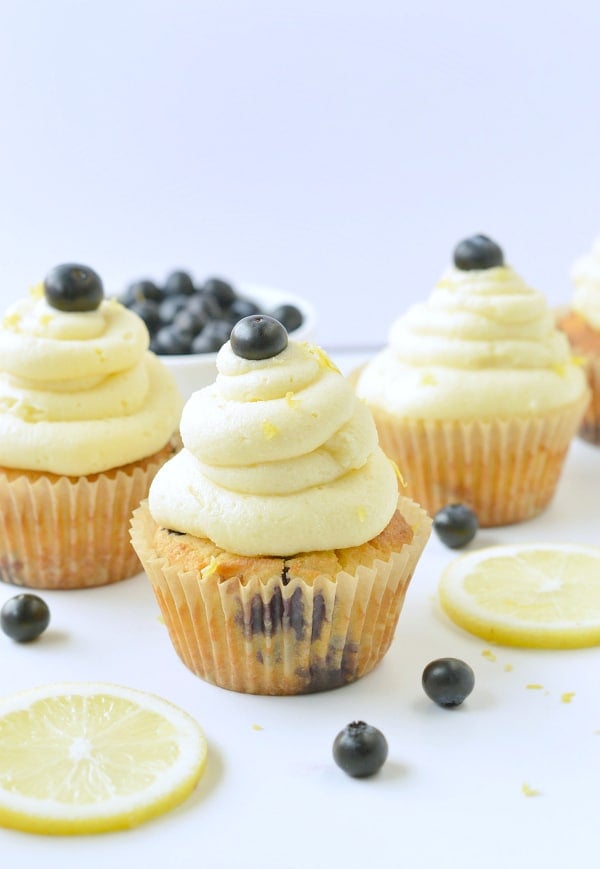 KETO LEMON CUPCAKES 4 g net carbs with almond flour #keto #ketocupcakes #cupcakes #lemon #buttercream #sugarfree #glutenfree #grainfree #ketobaking #ketodesserts #healthycupcakes #blueberry #almondflour #easy #coconutflour #moist