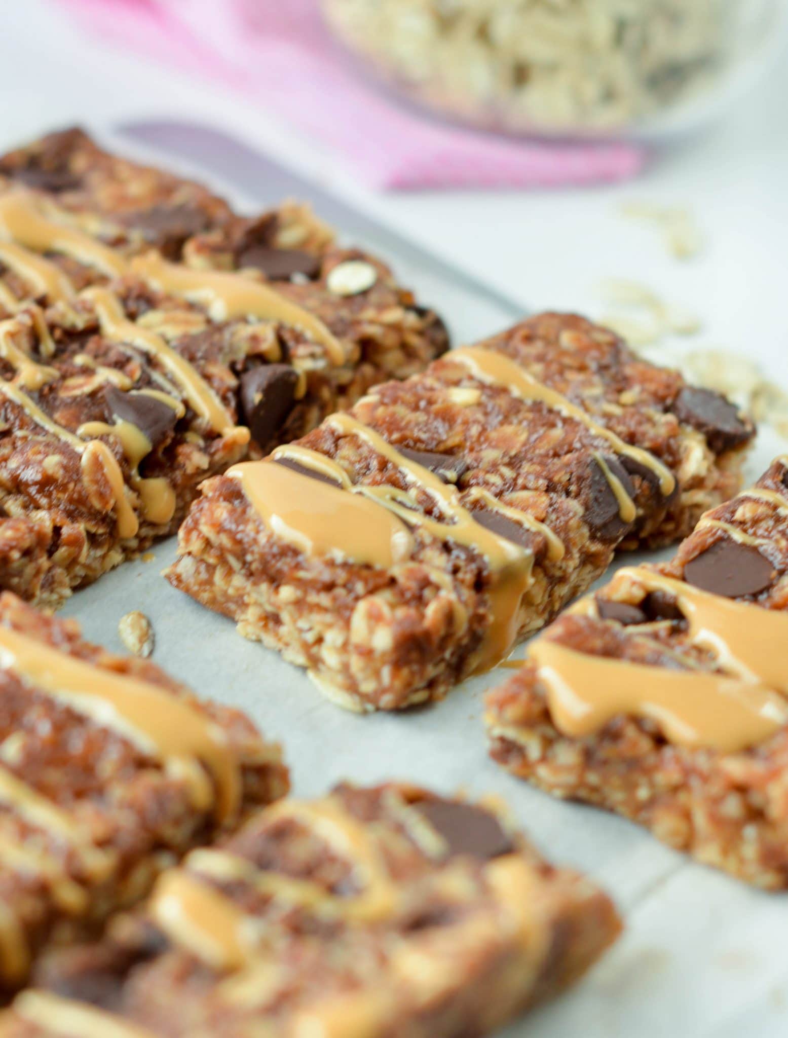 Peanut Butter Oatmeal Protein Bars an easy clean eating protein bar with only 5 ingredients. Healthy, no bake, vegan.