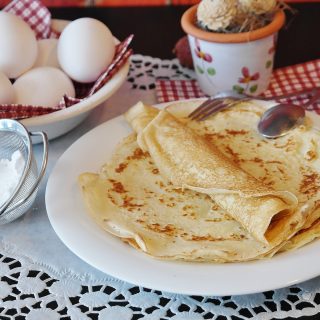 Authentic french crepes recipe as you will eat in Paris. Easy and halthy traditional french breakfast crepes.